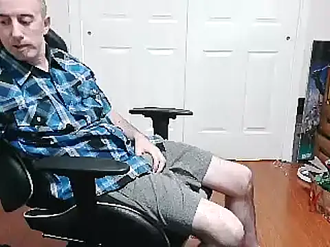 Snapshot of drummer9 chatting on January 1, 12:00 am drummer9 online show from January 1, 12:00 am