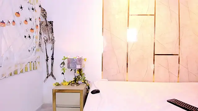 TylerBloom online show from October 31, 1:58 pm