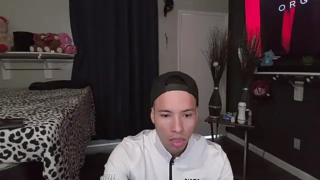 azzel19 online show from January 6, 8:18 pm