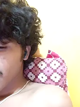 CosmicEmuu online show from January 9, 7:40 pm