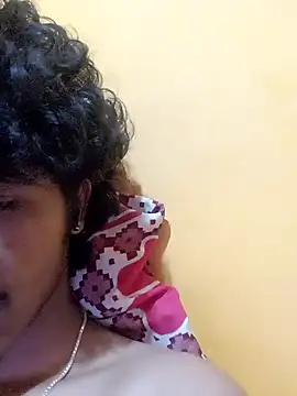 CosmicEmuu online show from January 28, 1:38 pm