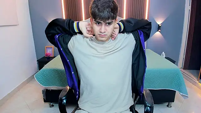 Tommy18   online show from February 27, 3:40 am