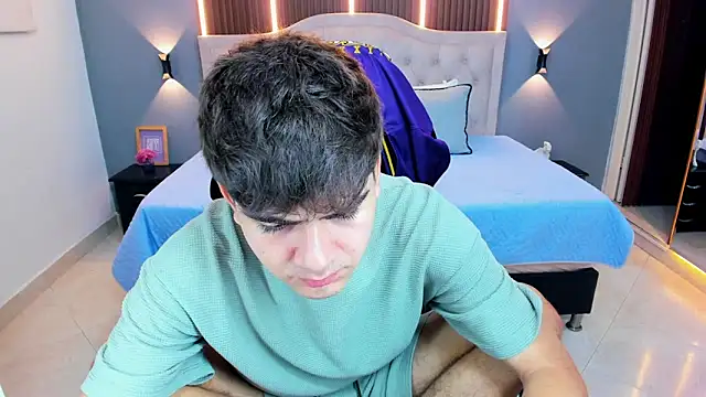 Tommy18   online show from February 25, 3:29 am