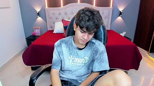 Tommy18   online show from March 13, 3:47 am