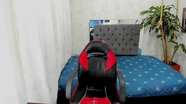 Snapshot of blondie_lover69 chatting on September 25, 9:35 pm blondie lover69 online show from September 25, 9:35 pm