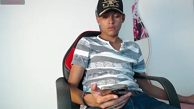 Snapshot of kyam_adams chatting on March 21, 9:12 pm kyam adams online show from March 21, 9:12 pm