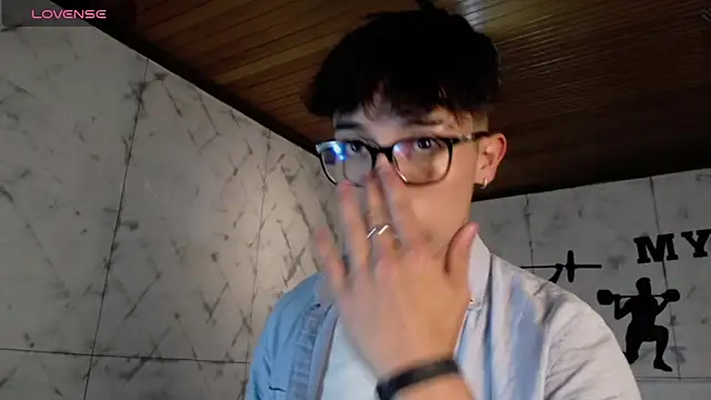 tim  fox online show from November 18, 12:20 pm