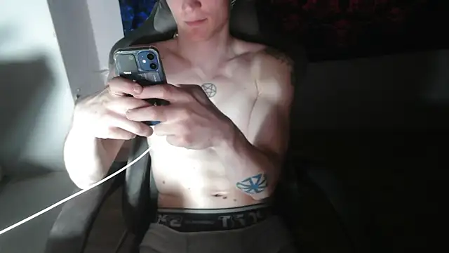 Snapshot of johnny_positive chatting on October 15, 4:47 pm johnny positive online show from October 15, 4:47 pm
