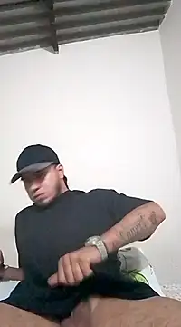 Snapshot of Danger27 chatting on February 14, 5:41 am Danger27 online show from February 14, 5:41 am