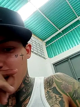 Snapshot of Briangalleta chatting on September 23, 6:40 pm Briangalleta online show from September 23, 6:40 pm