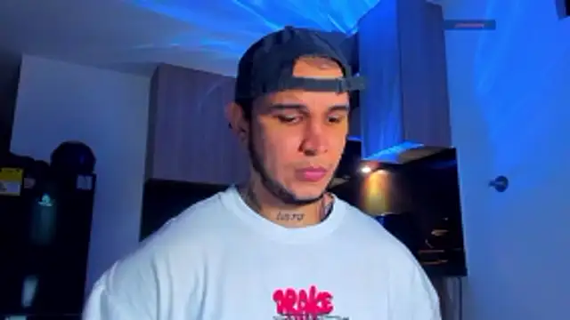 austinoficial online show from April 14, 4:23 am