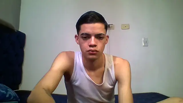 Latinos 2001 online show from July 12, 3:14 pm