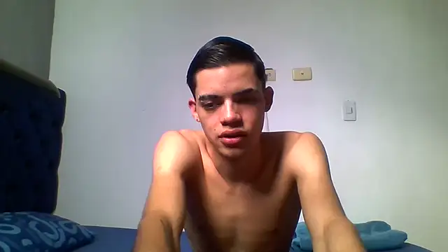 Latinos 2001 online show from June 19, 1:38 pm