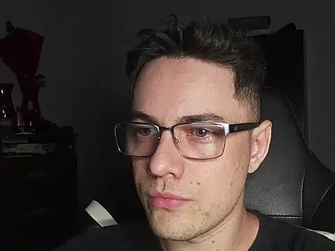 Snapshot of Dyllan__ chatting on October 22, 2:59 am Dyllan online show from October 22, 2:59 am