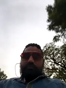 Snapshot of Raziv_komal143 chatting on February 27, 12:34 pm Raziv komal143 online show from February 27, 12:34 pm