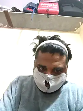 Snapshot of Raziv_komal143 chatting on January 17, 12:31 am Raziv komal143 online show from January 17, 12:31 am