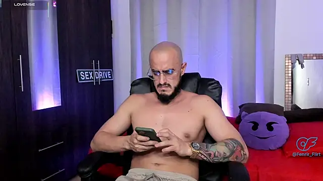 Snapshot of Fenrir_flirt chatting on September 29, 12:20 am Fenrir flirt online show from September 29, 12:20 am