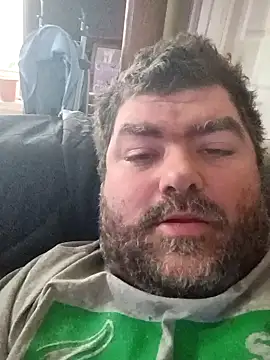 Rcraigue4 online show from November 14, 3:46 pm