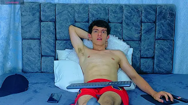 Ricardo fernandez69 online show from May 19, 7:42 pm