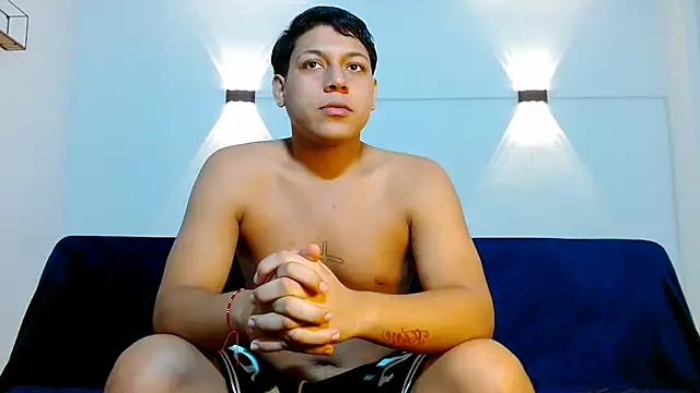 Tylerdrdn online show from December 19, 10:28 pm