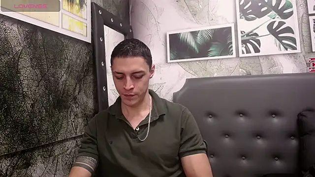 Snapshot of Frank_Millers chatting on February 27, 5:47 pm Frank Millers online show from February 27, 5:47 pm