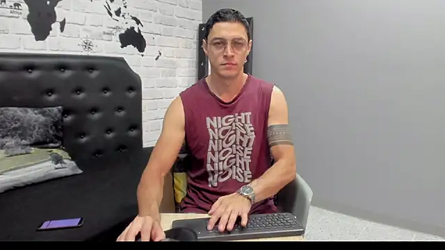 Frank Millers online show from November 11, 8:36 pm