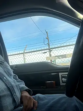 luiriv04 online show from October 31, 3:15 pm