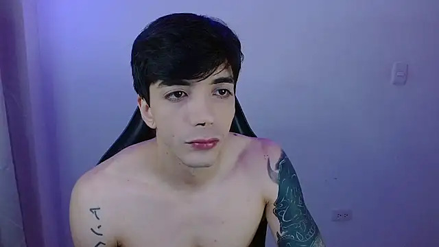 H3ll B0I online show from April 6, 3:25 am