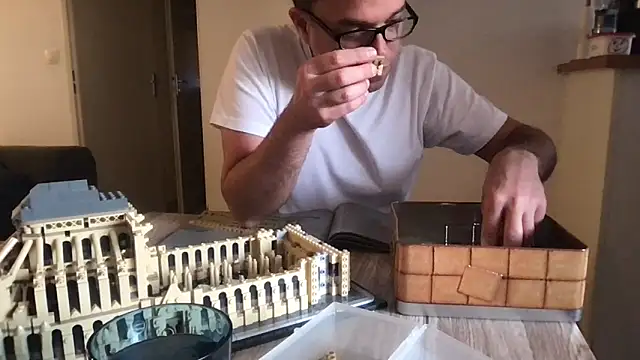 Funnyjul31 online show from April 4, 6:05 pm