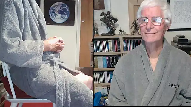 Snapshot of bigears chatting on October 6, 7:18 pm bigears online show from October 6, 7:18 pm