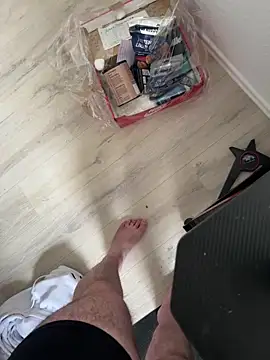 Mo 2003 online show from February 10, 2:37 pm