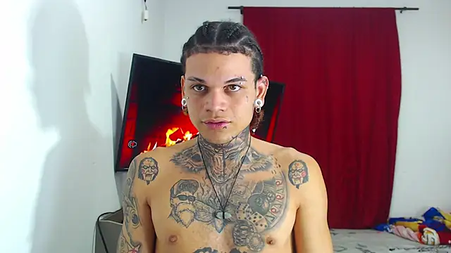 Snapshot of hot_man05 chatting on October 16, 4:42 am hot man05 online show from October 16, 4:42 am