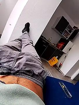 lukasWupper online show from November 10, 10:09 am