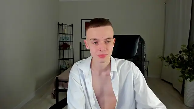 Chris  Brown online show from March 3, 4:51 pm