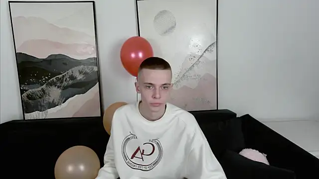 Chris  Brown online show from March 22, 6:14 pm