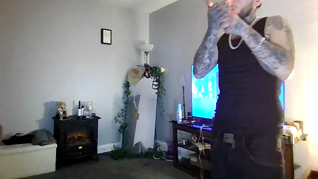 cruz815 online show from December 14, 11:45 pm