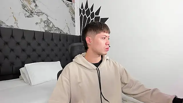 marcuscollins1  online show from March 15, 12:13 pm