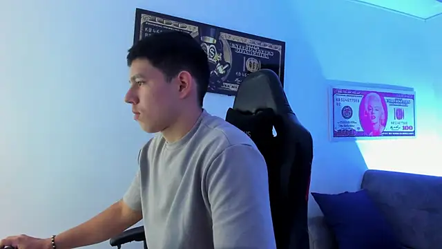 JamesCr  online show from February 28, 1:25 pm