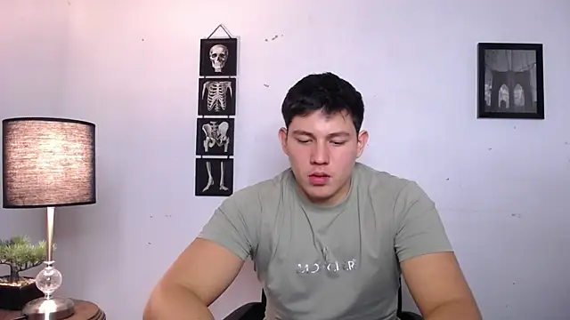 JamesCr  online show from November 23, 2:33 am