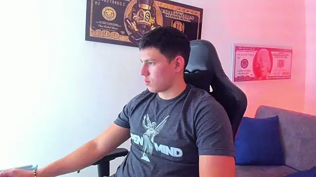 JamesCr  online show from March 3, 8:07 pm