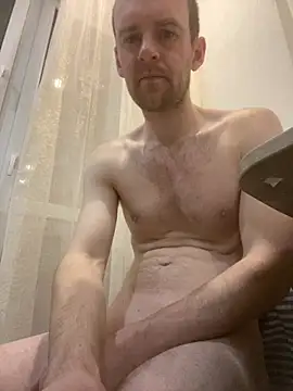 LynnAhNight online show from February 10, 3:33 am