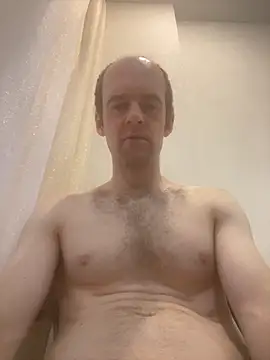 LynnAhNight online show from October 27, 4:04 am