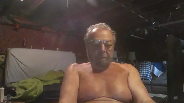 Snapshot of mercuryice chatting on September 14, 4:20 pm mercuryice online show from September 14, 4:20 pm