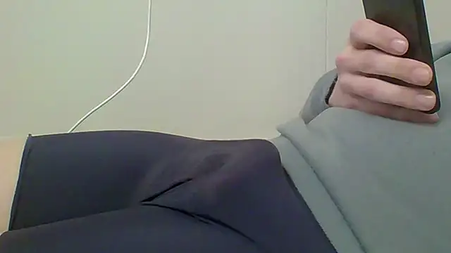 j3sp3r930 online show from March 13, 5:39 pm