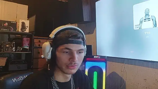 nuttyking2022 online show from February 4, 7:36 am