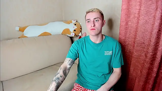 crazybottom99 online show from March 3, 6:18 pm