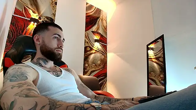 Luke davis01 online show from April 8, 1:42 pm