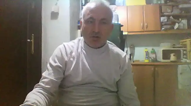 Snapshot of murat7888 chatting on March 12, 7:02 am murat7888 online show from March 12, 7:02 am
