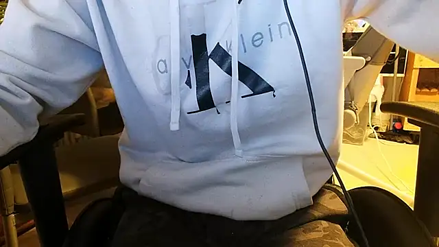 ademandjulia online show from February 28, 11:15 pm