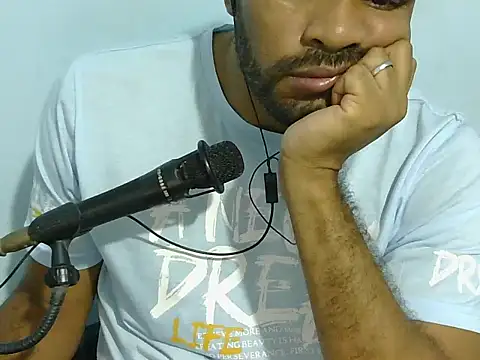 Snapshot of YOX22 chatting on September 14, 12:34 am YOX22 online show from September 14, 12:34 am